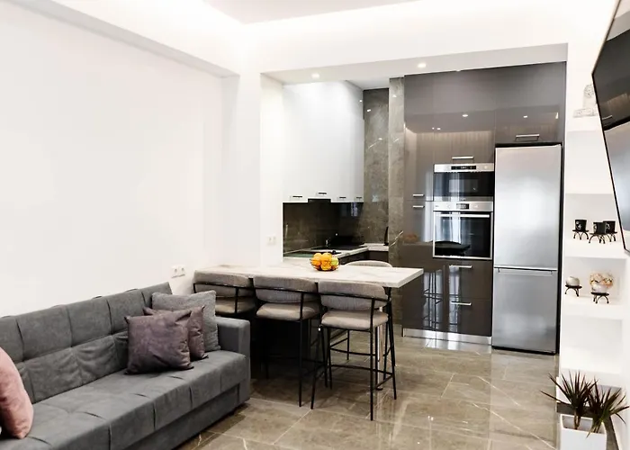 Larissa Railway &Metro Station Apartment