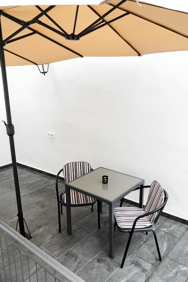 Apartament Larissa Railway &metro Station
