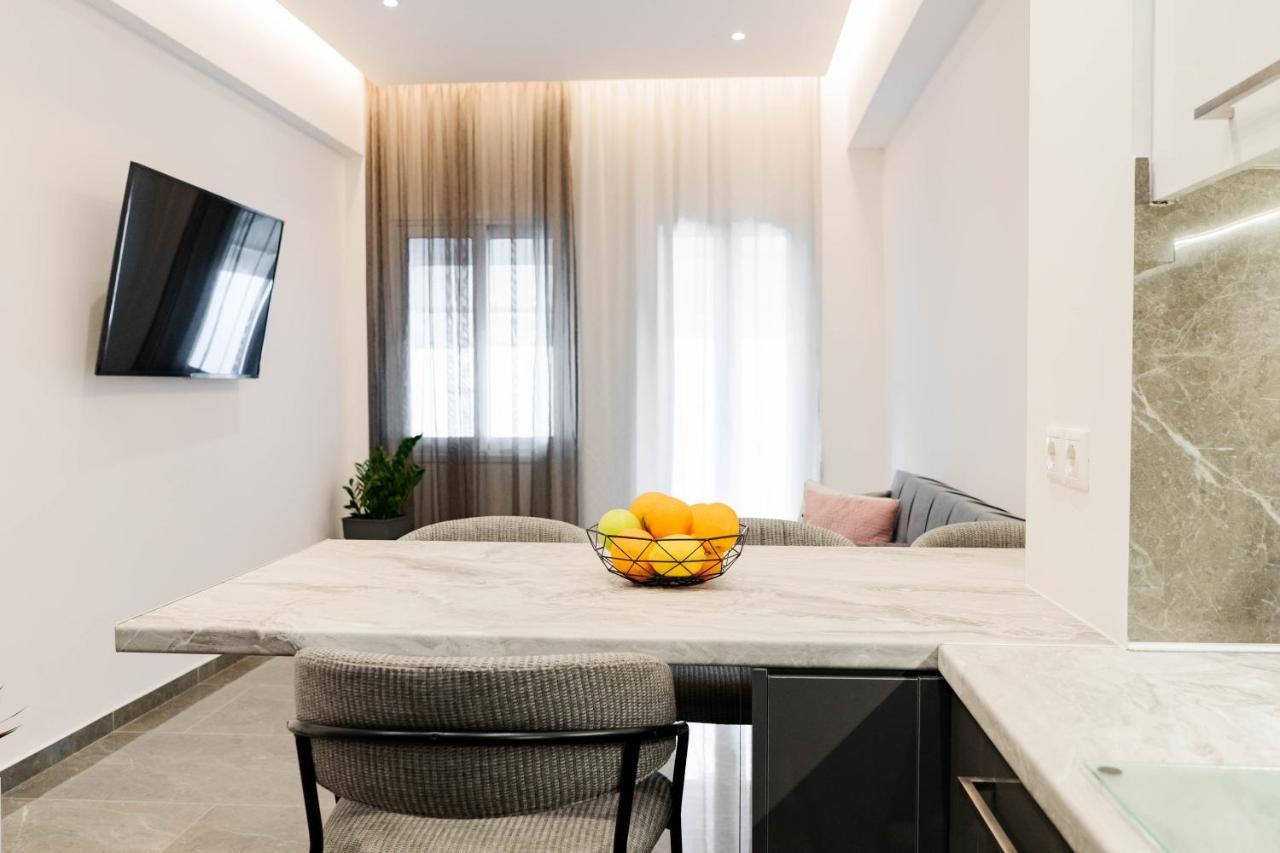 Apartment Larissa Railway &metro Station